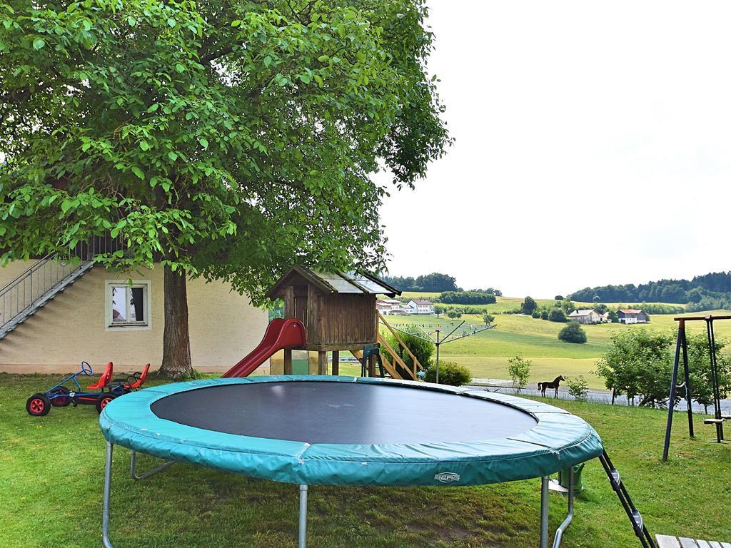 Holiday Home With Garden Near The Forest Arnschwang ภายนอก รูปภาพ
